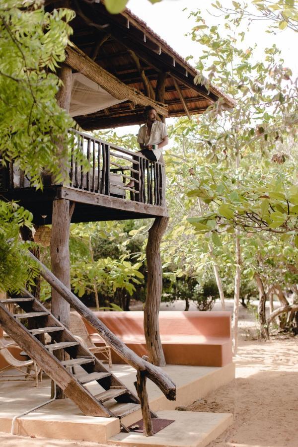 Hilltop Cabanas Komari Exterior photo