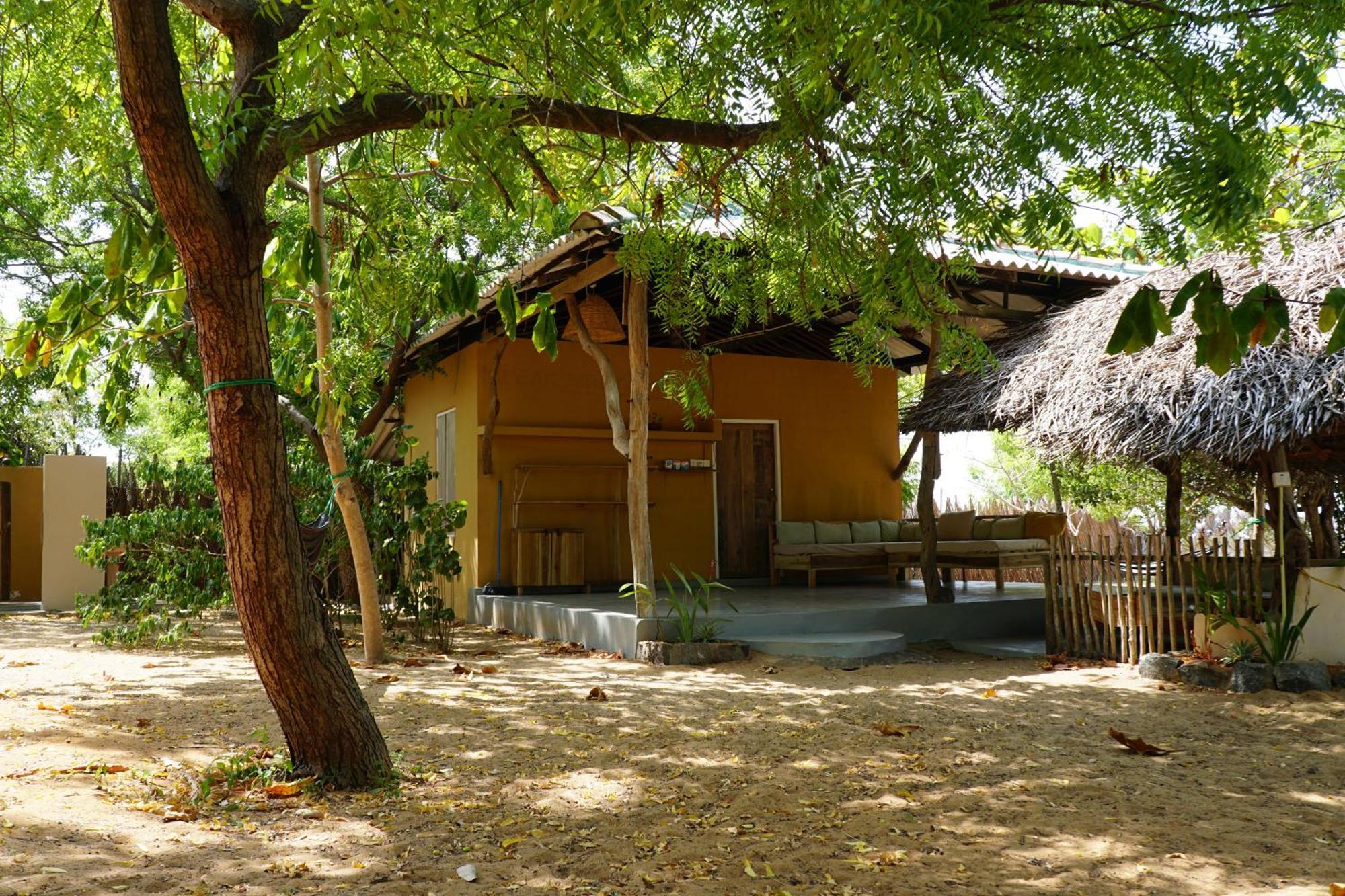 Hilltop Cabanas Komari Exterior photo